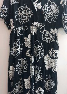 Stylish black &amp; white Floral Print Midi Dress