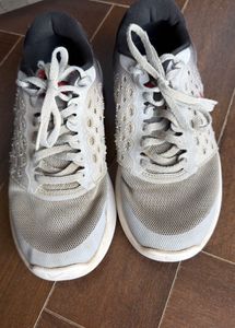 Nike sports shoes uk4
