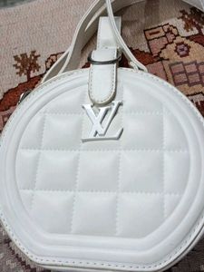 Chic White Quilted Round Crossbody Bag
