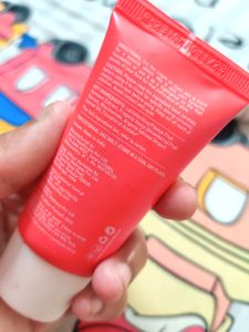 DOT &amp; KEY Strawberry Dew Strobe Cream
