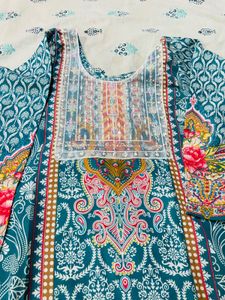 Beautiful Teal Kurta Set with Floral Print