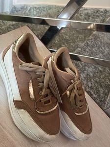 Stylish Women's Casual Sneakers