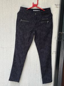 Stylish Textured Black Skinny Pants