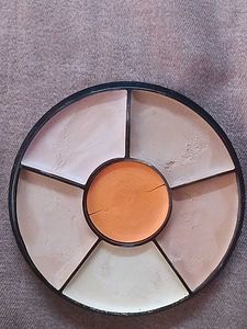 HUDA GIRL PRO Face Contour Palette(warm nude shade