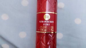 strawberry flirt bath and body works mist