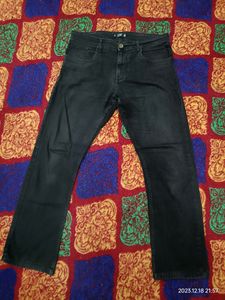 Men Branded Straight Fit Jeans In Black Colour