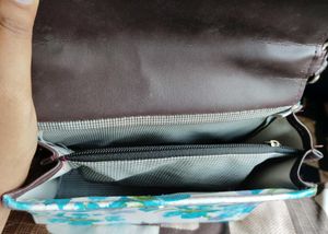 🤎 Chic Brown Handbag