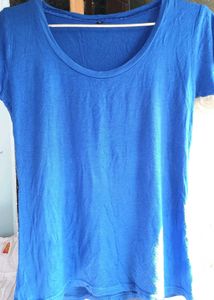 💙 Bold Blue Basic Tee – Everyday Comfort 💙