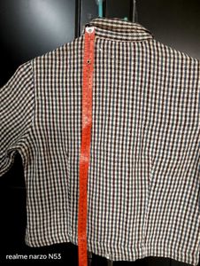 Smart fitted  zipup top/shirt