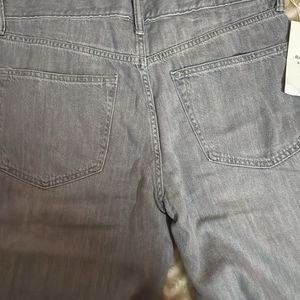 H&amp;M New Straight Loose fit Lightweight Jeans