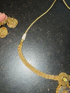 Elegant Gold Necklace &amp; Earrings Set