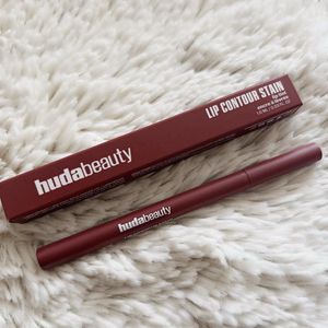 Huda Beauty Lip Contour