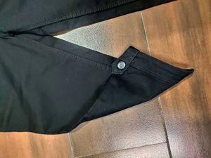 High-Waisted Black Cropped Pants with Belt