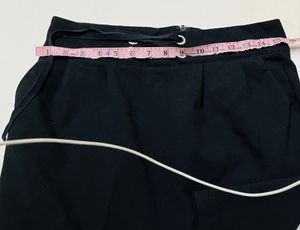 Forever 21 Stunning Black Skirt Waist 28-32