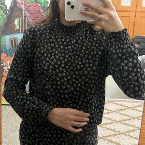 size 30 to 34 wear Floral Print Mock Neck