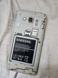 Samsung Duos Mobile Phone for parts DEAD