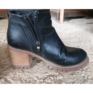 Black vintage Boots