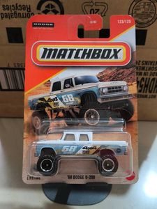 MATCHBOX CAR COMBO DODGE D100/DEFENDER
