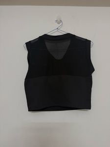 Chic Black Sleeveless Crop Top
