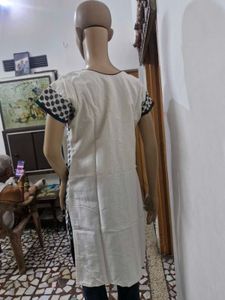 Chanderi Paisley Kurti with Packed Cotton Lining (