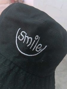 Black Smiley reversible Bucket Hat