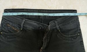 WOMEN'S BLACK DENIM JEANS