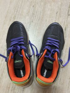 Comet Black Sneakers with Purple Laces