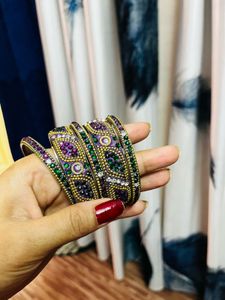 6 metal  Bangle Set with box new