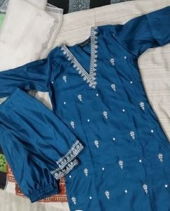 Elegant Teal Embroidered Kurti Set