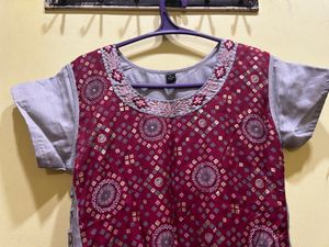 Elegant Bandhani Kurta with Grey Skirt