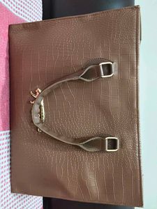 Chic Croc-Embossed Handbag