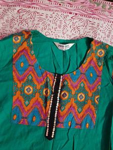 Vibrant Green Kurta with Geometric Sleeves