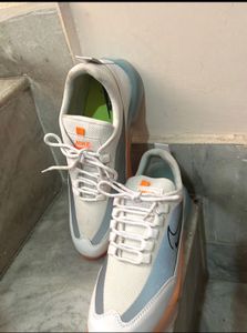 New Nike Sports Shoes