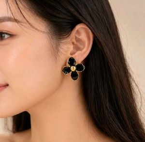 Stylish Black Flower Earrings