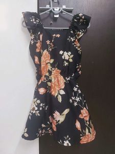 Chic Black Floral top
