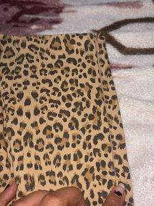 Chic Leopard Print Pleated Midi Skirt