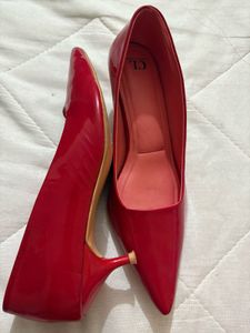 Carlton london kitten heels
