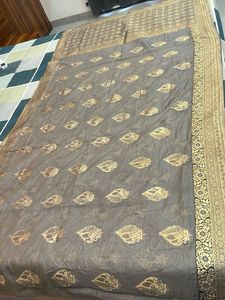 Elegant 🪶 Grey Saree with Gold Print