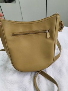 BAGGIT SLING BAG