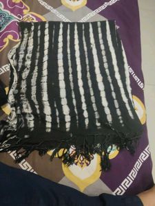 Stylish Black &amp; White Striped Dupatta