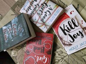 A Good Girl's Guide to Murder Series (4Books )