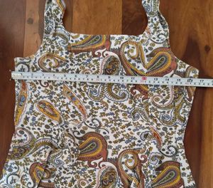 Sleeveless cotton top