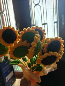 Handmade Crocheted Flowers-28 nos