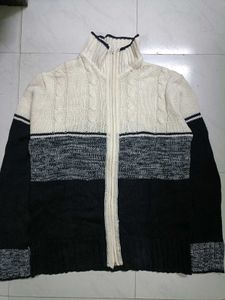 Stylish Two-Tone Cardigan
