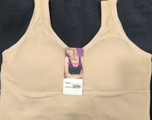 810 -- Ribbed Seamless 4 hook Sports Bra