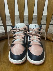 Air Jordan 1 Mid SE Sneakers