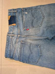 Vintage Levi's Ripped Blue washed Denim Jeans