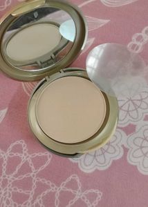 🎉Lakme HYA Matte pressed powder....
