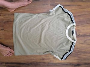 Casual T-shirt with Striped Sleeves