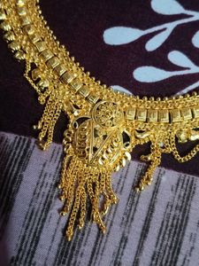 Elegant Golden Necklace and Earrings Set